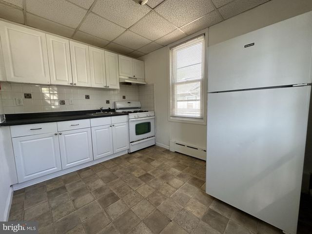 719 PEMBROKE AVE, East Lansdowne, PA 19050