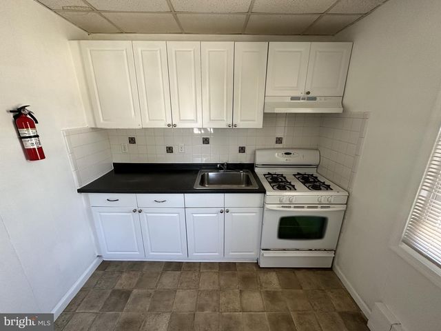 719 PEMBROKE AVE, East Lansdowne, PA 19050