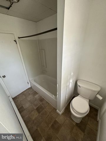 719 PEMBROKE AVE, East Lansdowne, PA 19050