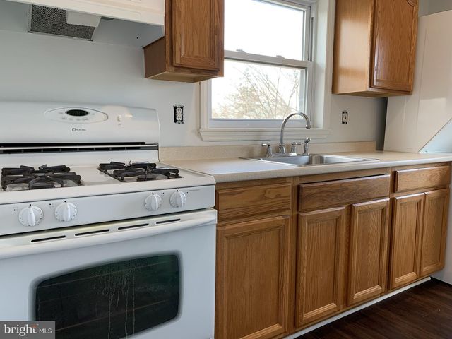 719 PEMBROKE AVE, East Lansdowne, PA 19050