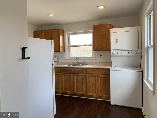719 PEMBROKE AVE, East Lansdowne, PA 19050