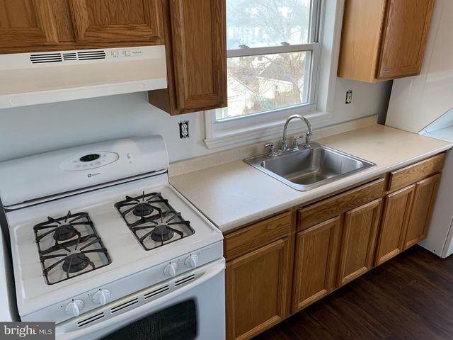 719 PEMBROKE AVE, East Lansdowne, PA 19050