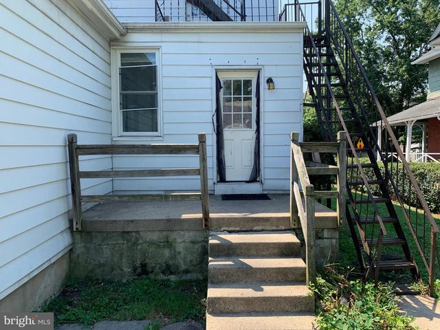 719 PEMBROKE AVE, East Lansdowne, PA 19050