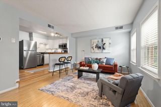 122 N Bedford St # A, Arlington, VA 22201