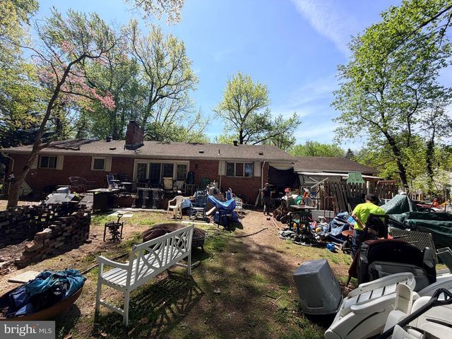 7 BROOKDALE DR, Cherry Hill, NJ 08034