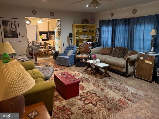 7 BROOKDALE DR, Cherry Hill, NJ 08034