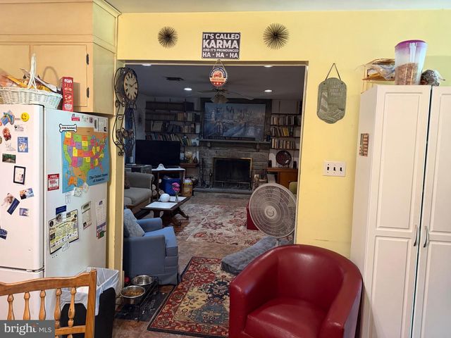 7 BROOKDALE DR, Cherry Hill, NJ 08034