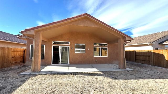 810 Thorncrest Dr, Pueblo, CO 81005