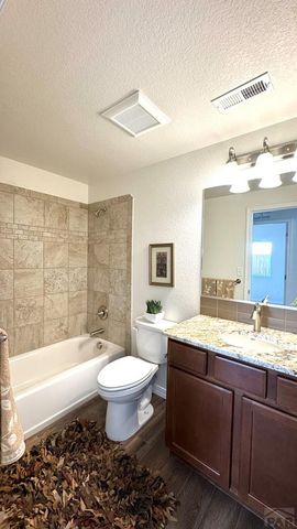 810 Thorncrest Dr, Pueblo, CO 81005