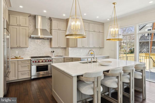 5115 42ND ST NW, Washington, DC 20016