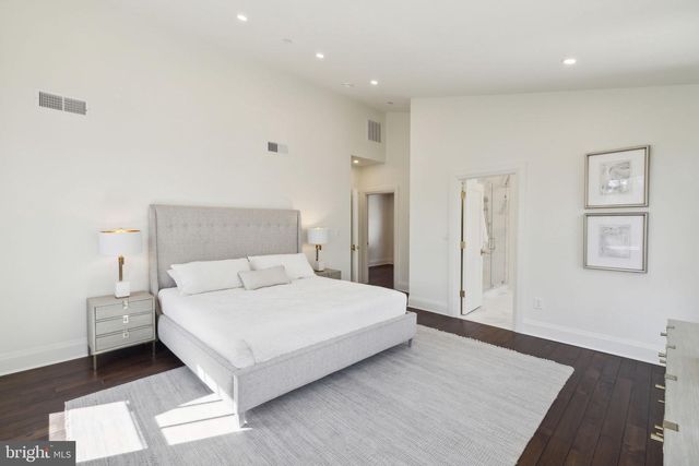 5115 42ND ST NW, Washington, DC 20016