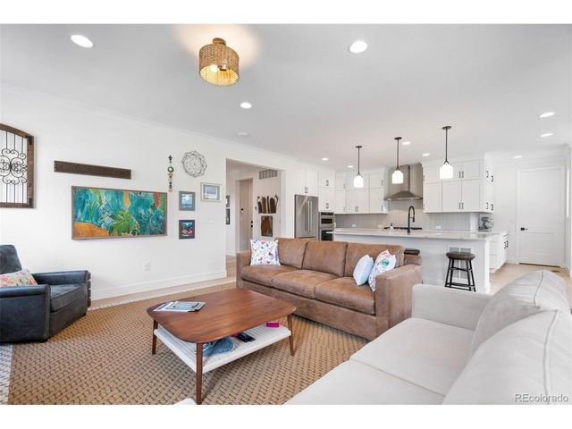 11261 Moonshimmer St, Littleton, CO 80125