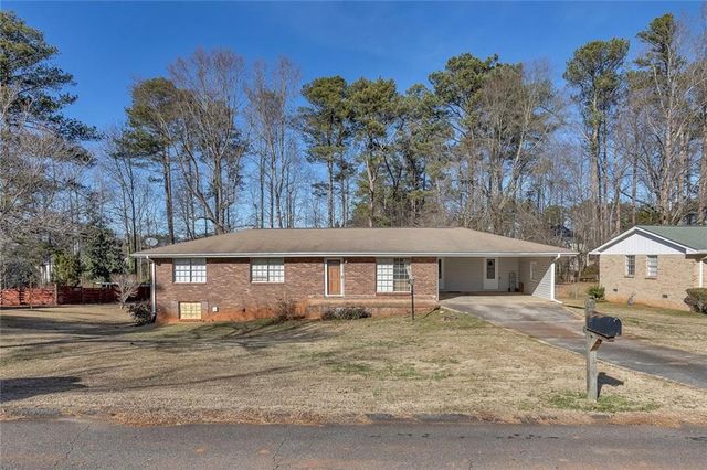 2075 Pinevale NE Drive, Marietta, GA 30066