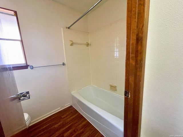 3435 SUGARHILL DR, San Antonio, TX 78230