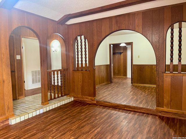3435 SUGARHILL DR, San Antonio, TX 78230