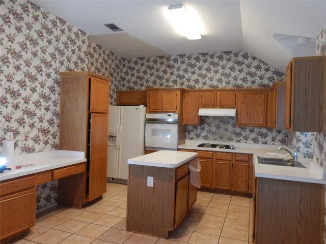 804 Sansome Drive, Arlington, TX 76018