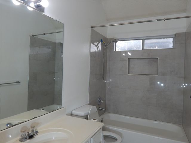 804 Sansome Drive, Arlington, TX 76018