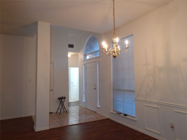 804 Sansome Drive, Arlington, TX 76018