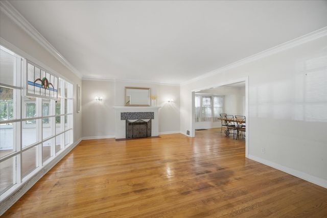 404 S Brainard Avenue, La Grange, IL 60525