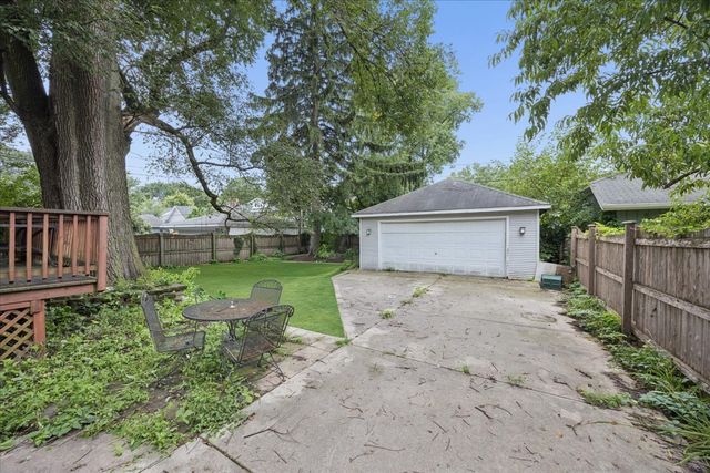 404 S Brainard Avenue, La Grange, IL 60525