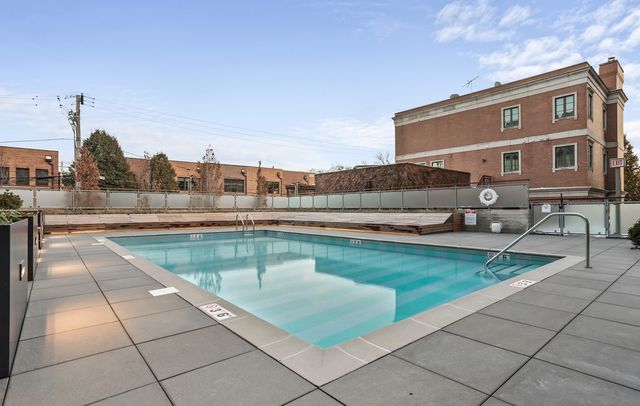 2611 N Hermitage Avenue 217, Chicago, IL 60614