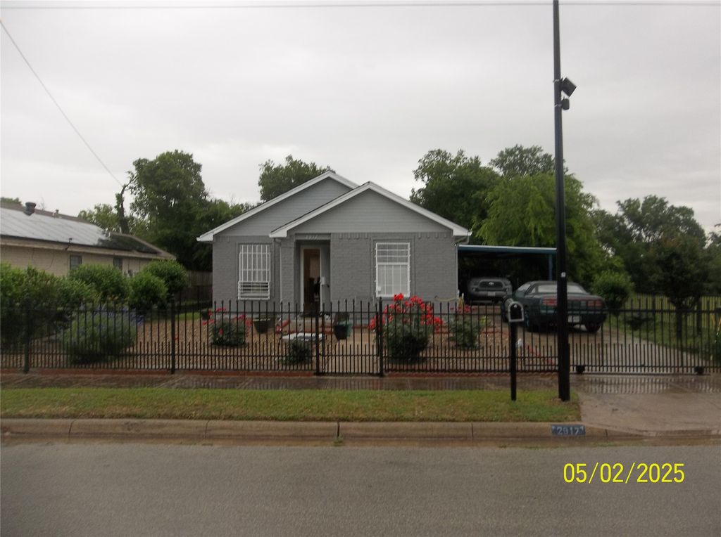 2917 Dillard Street, Fort Worth, TX 76105