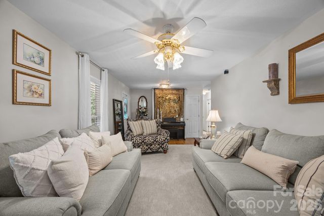 124 Lytle Cove Road, Swannanoa, NC 28778