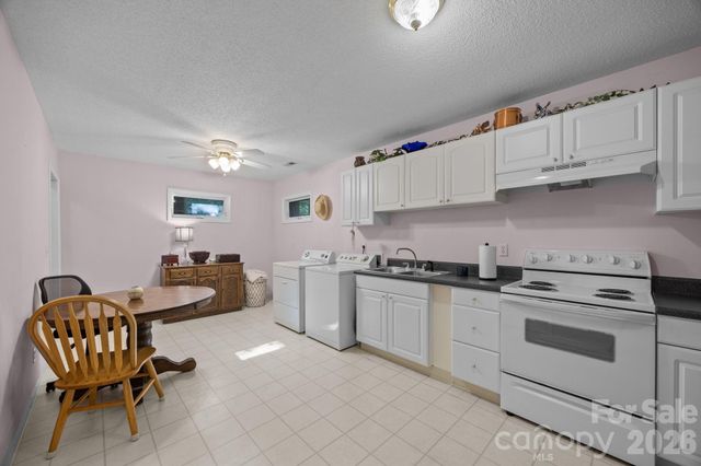 124 Lytle Cove Road, Swannanoa, NC 28778
