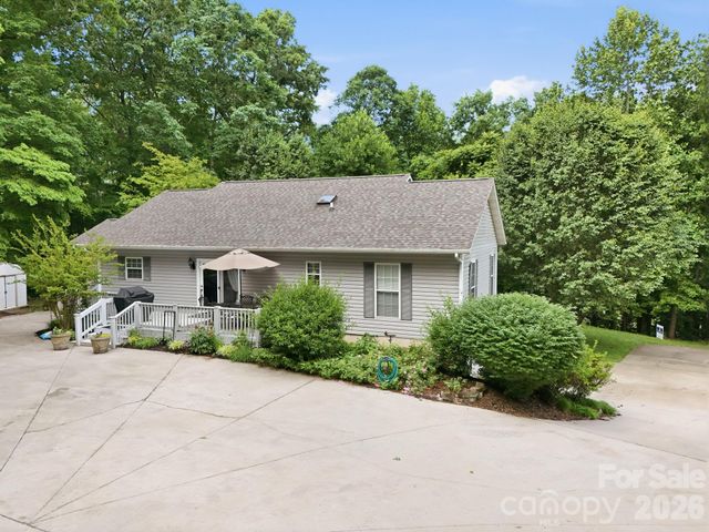 124 Lytle Cove Road, Swannanoa, NC 28778
