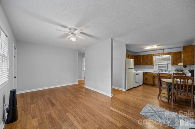 124 Lytle Cove Road, Swannanoa, NC 28778