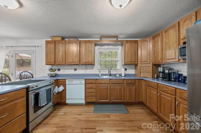 124 Lytle Cove Road, Swannanoa, NC 28778