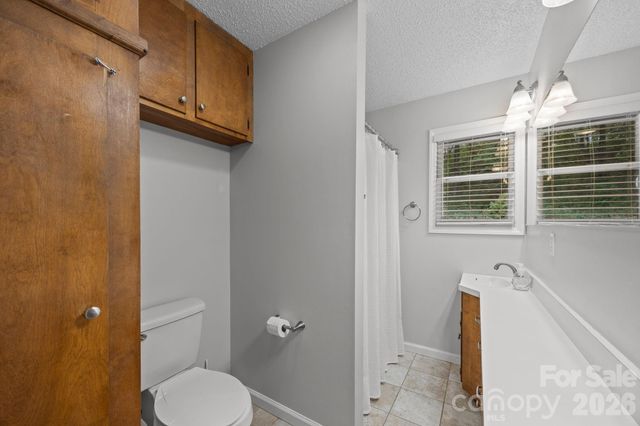 124 Lytle Cove Road, Swannanoa, NC 28778