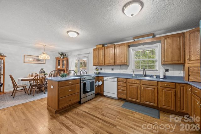 124 Lytle Cove Road, Swannanoa, NC 28778