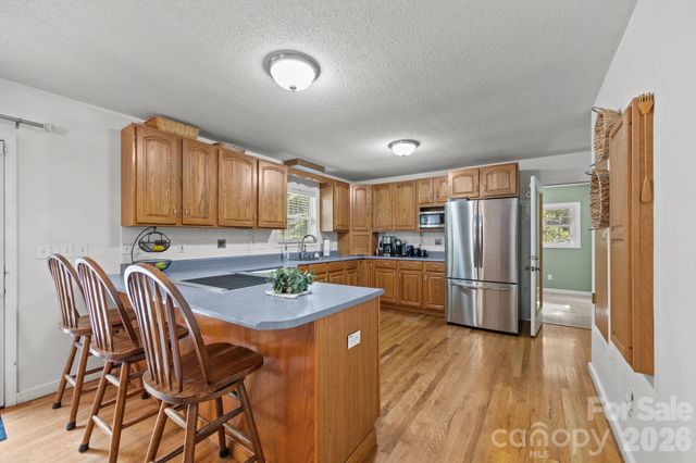 124 Lytle Cove Road, Swannanoa, NC 28778