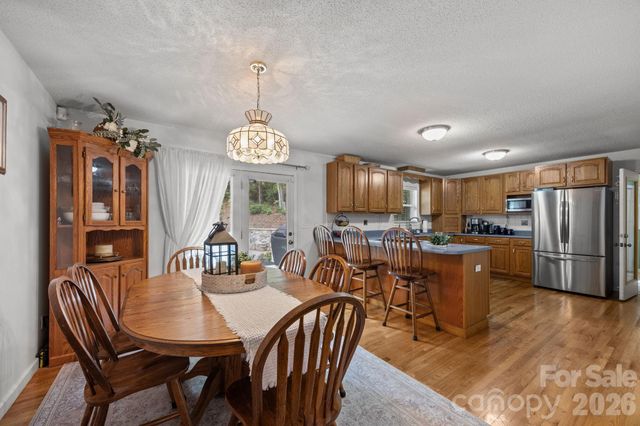 124 Lytle Cove Road, Swannanoa, NC 28778