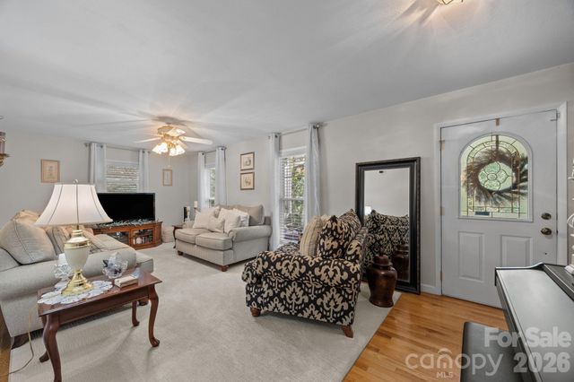124 Lytle Cove Road, Swannanoa, NC 28778