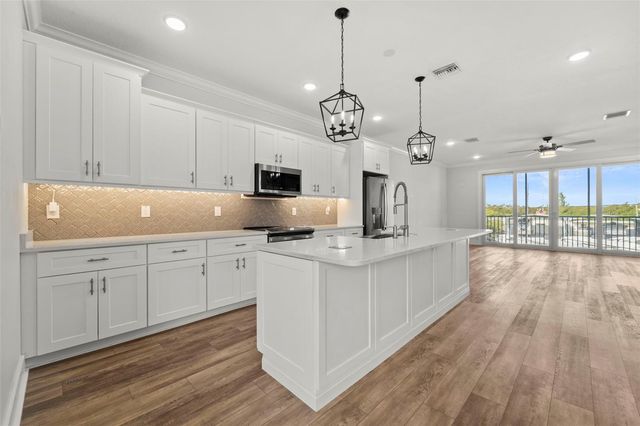 1299 SAVONA DRIVE NE, St Petersburg, FL 33702