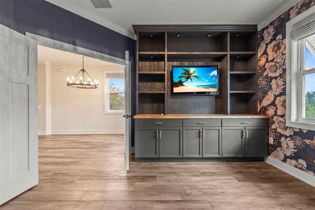 1299 SAVONA DRIVE NE, St Petersburg, FL 33702