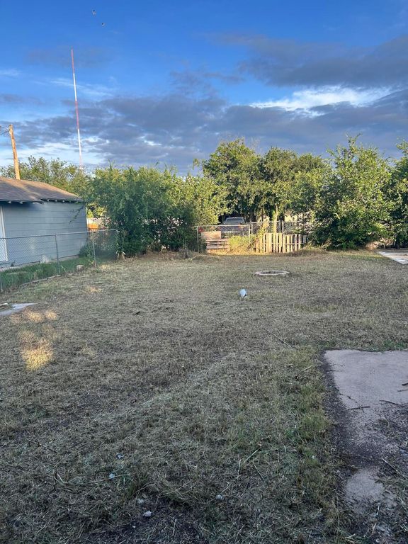 Image 11 of property listing at 11 E 29th Street, San Angelo, TX 76903