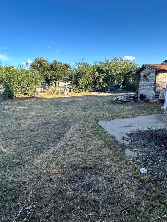 Image 7 of property listing at 11 E 29th Street, San Angelo, TX 76903