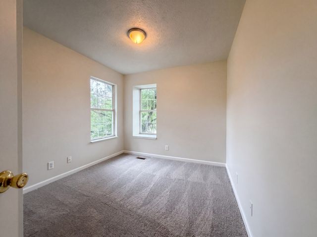 4046 Farmingham Woods Dr, Hermitage, TN 37076