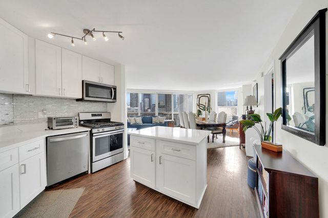 545 N Dearborn Street 2510, Chicago, IL 60654