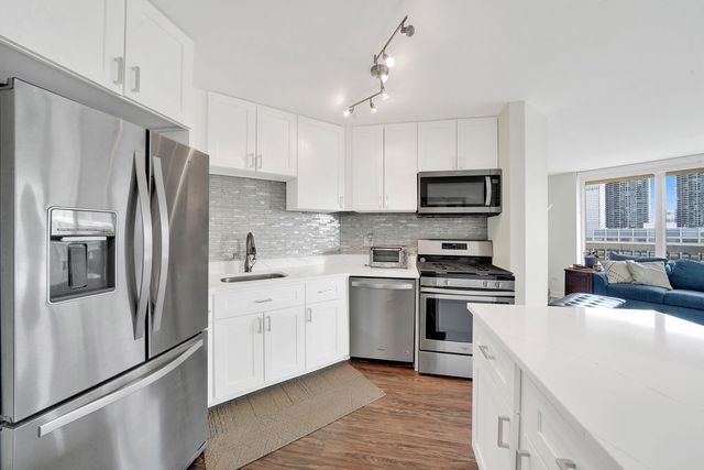 545 N Dearborn Street 2510, Chicago, IL 60654