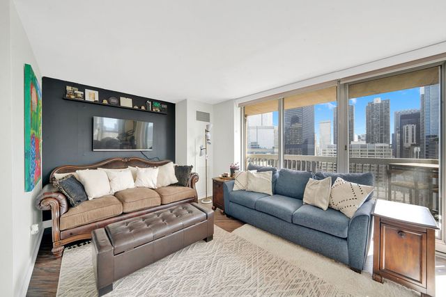 545 N Dearborn Street 2510, Chicago, IL 60654