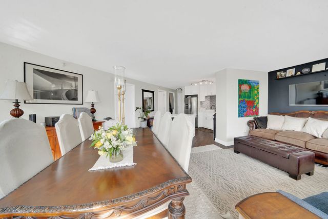 545 N Dearborn Street 2510, Chicago, IL 60654