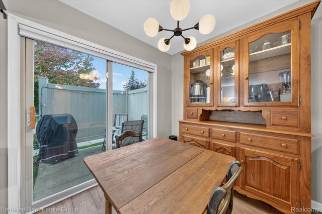 3141 High Pointe Ridge Road 26, Orion Charter Township, MI 48359
