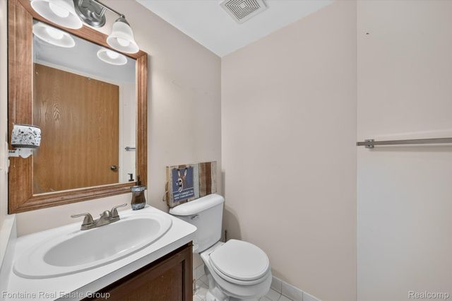 3141 High Pointe Ridge Road 26, Orion Charter Township, MI 48359