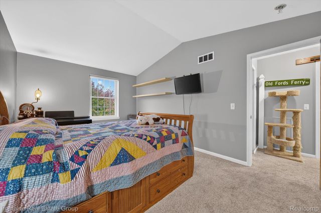 3141 High Pointe Ridge Road 26, Orion Charter Township, MI 48359