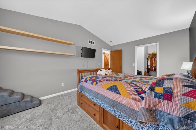 3141 High Pointe Ridge Road 26, Orion Charter Township, MI 48359