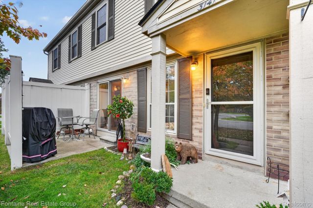 3141 High Pointe Ridge Road 26, Orion Charter Township, MI 48359